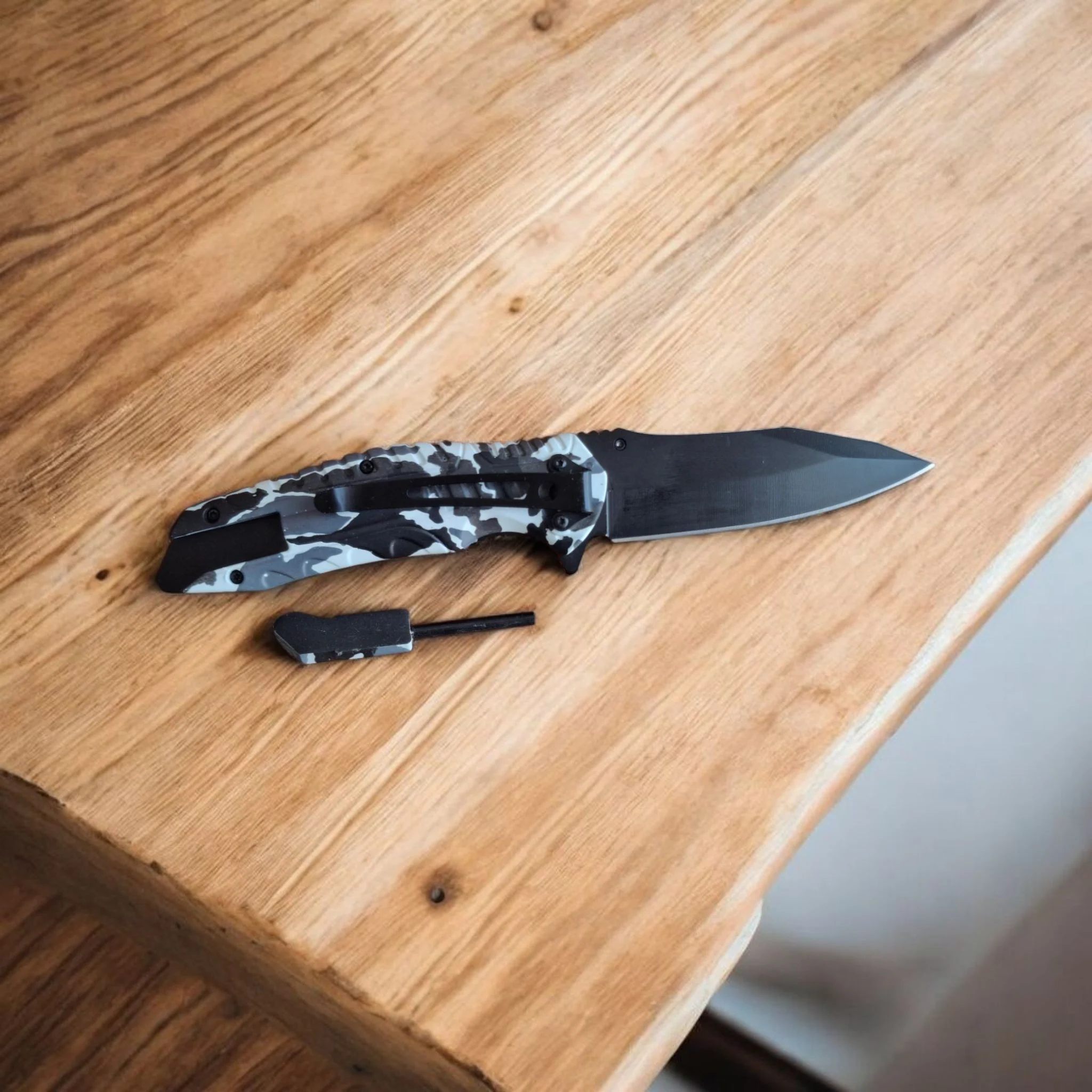 Сгъваем нож Compact Cut Survivor Camo, магнезиева запалка и свирка Сгъваем нож Compact Cut Survivor Camo, магнезиева запалка и свирка - Image 8