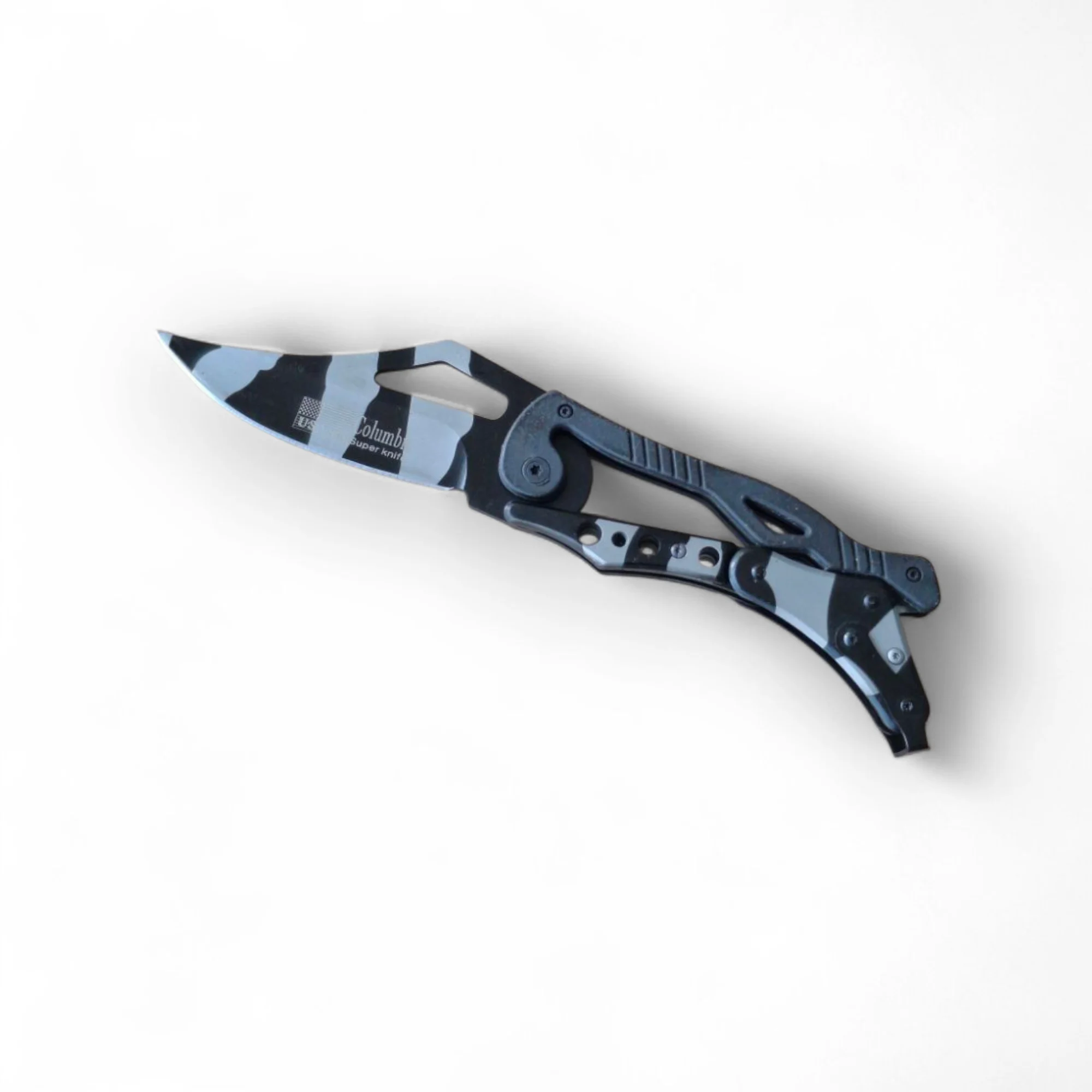 Сгъваем нож Columbia Camo, 7Cr17Mov стомана, камуфлажен дизайн Сгъваем нож Columbia Camo