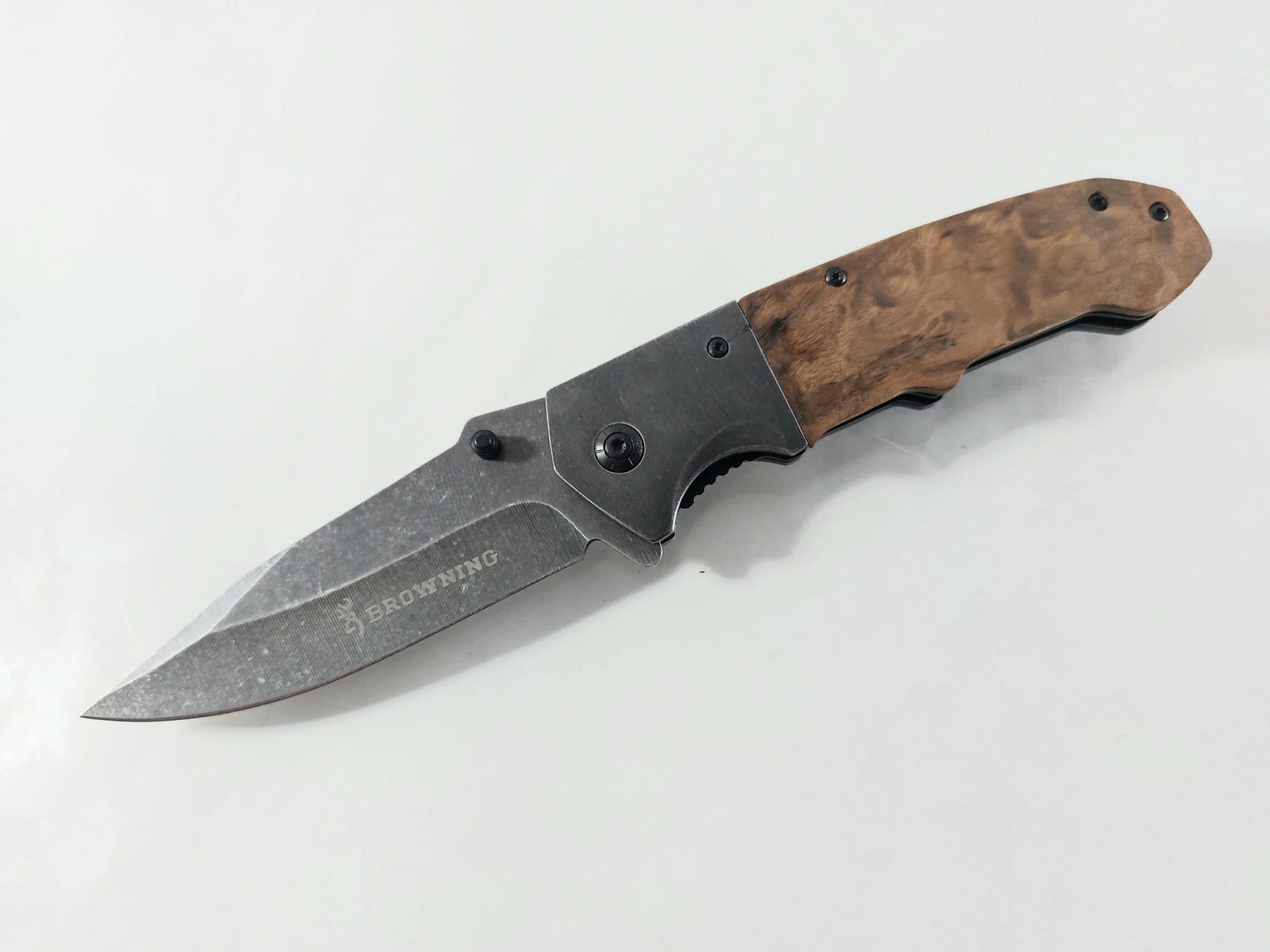 Сгъваем нож Browning, орехови чирени и иноксово покритие Сгъваем нож Browning
