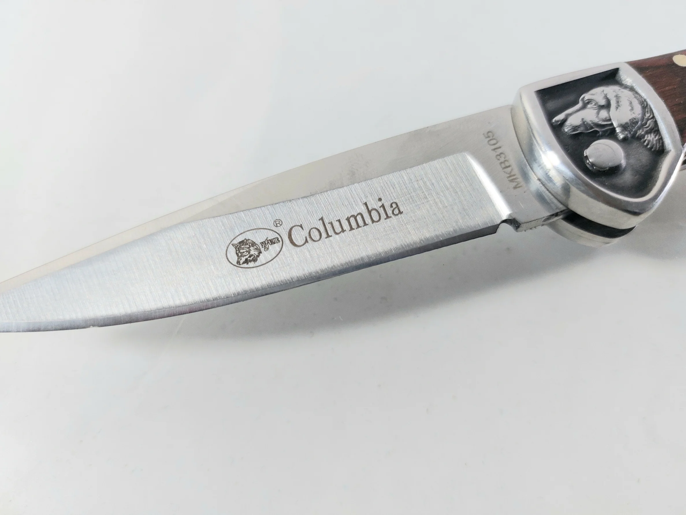 Сгъваем нож Columbia MKB3105 Dog, с гравирано куче на гарда Сгъваем нож Columbia MKB3105 Dog, с гравирано куче на гарда - Image 9