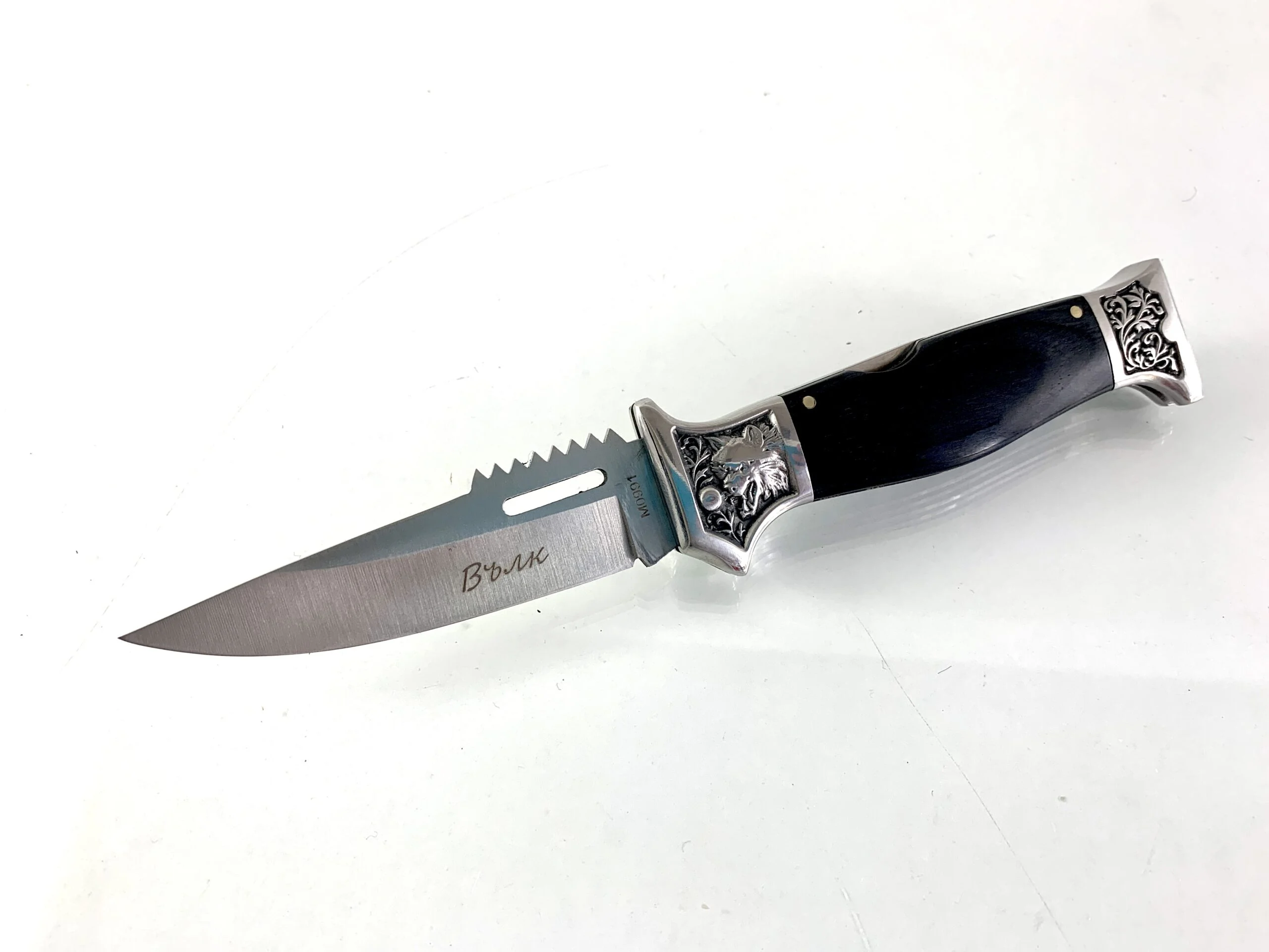 Сгъваем нож Вълк M0991, с клипс и калъф Сгъваем нож Вълк M0991