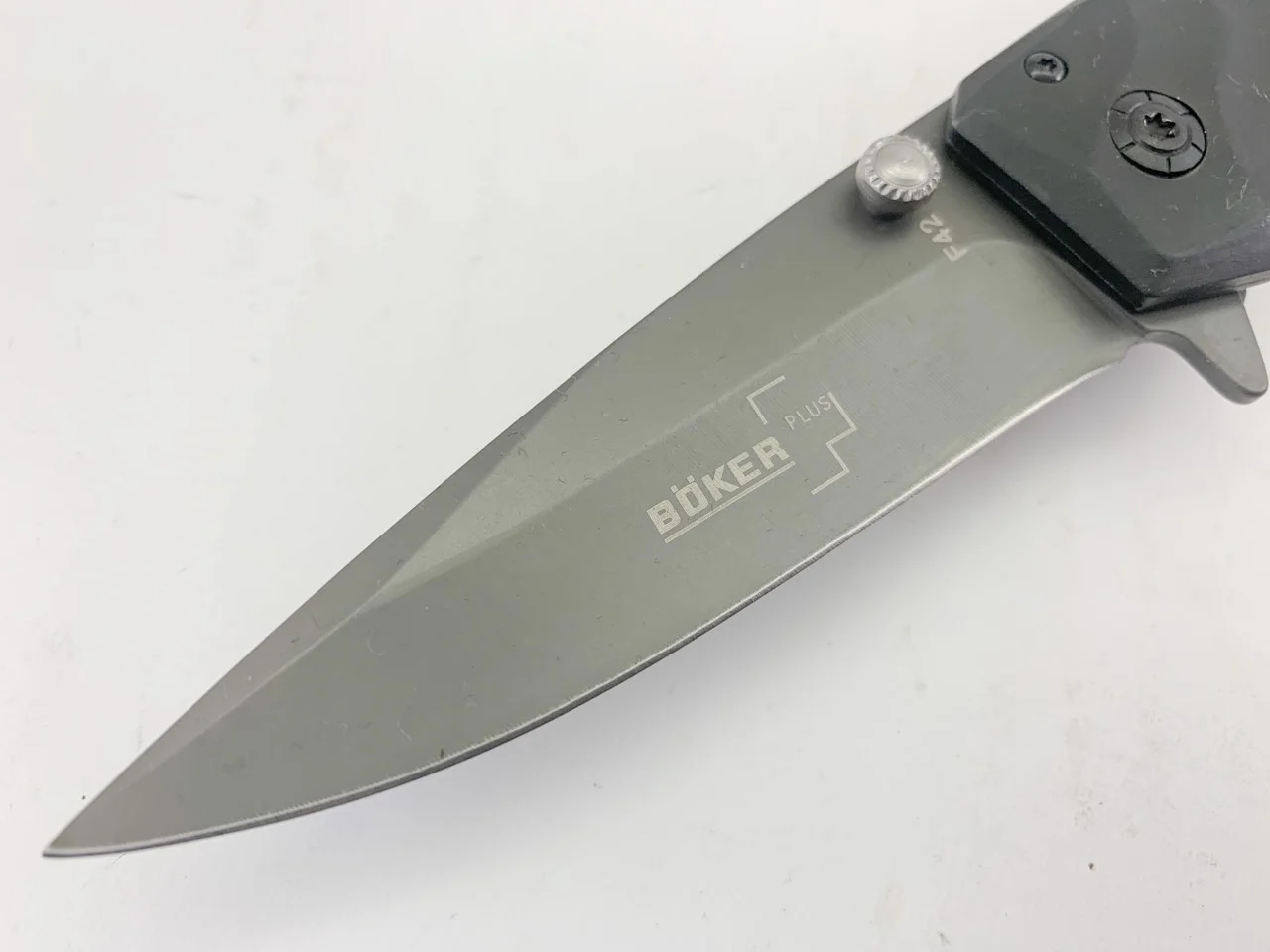 Сгъваем нож Boker F-42, автоматичен с иноксово покритие автоматичен с иноксово покритие