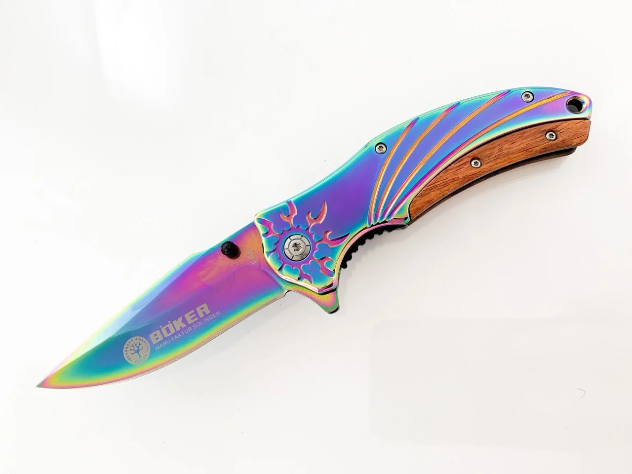 Полуавтоматичен нож Boker F88, масивен и тежък хамелеон Полуавтоматичен нож Boker F88