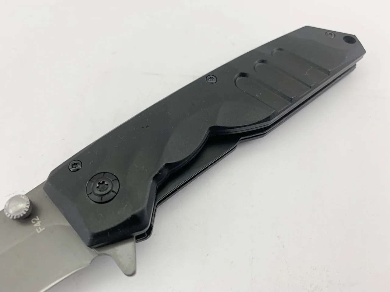 Сгъваем нож Boker F-42, автоматичен с иноксово покритие TitanCut нож