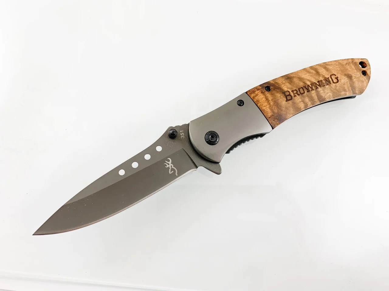 Сгъваем нож Browning 351 с иноксово покритие Сгъваем нож Browning 351 с иноксово покритие