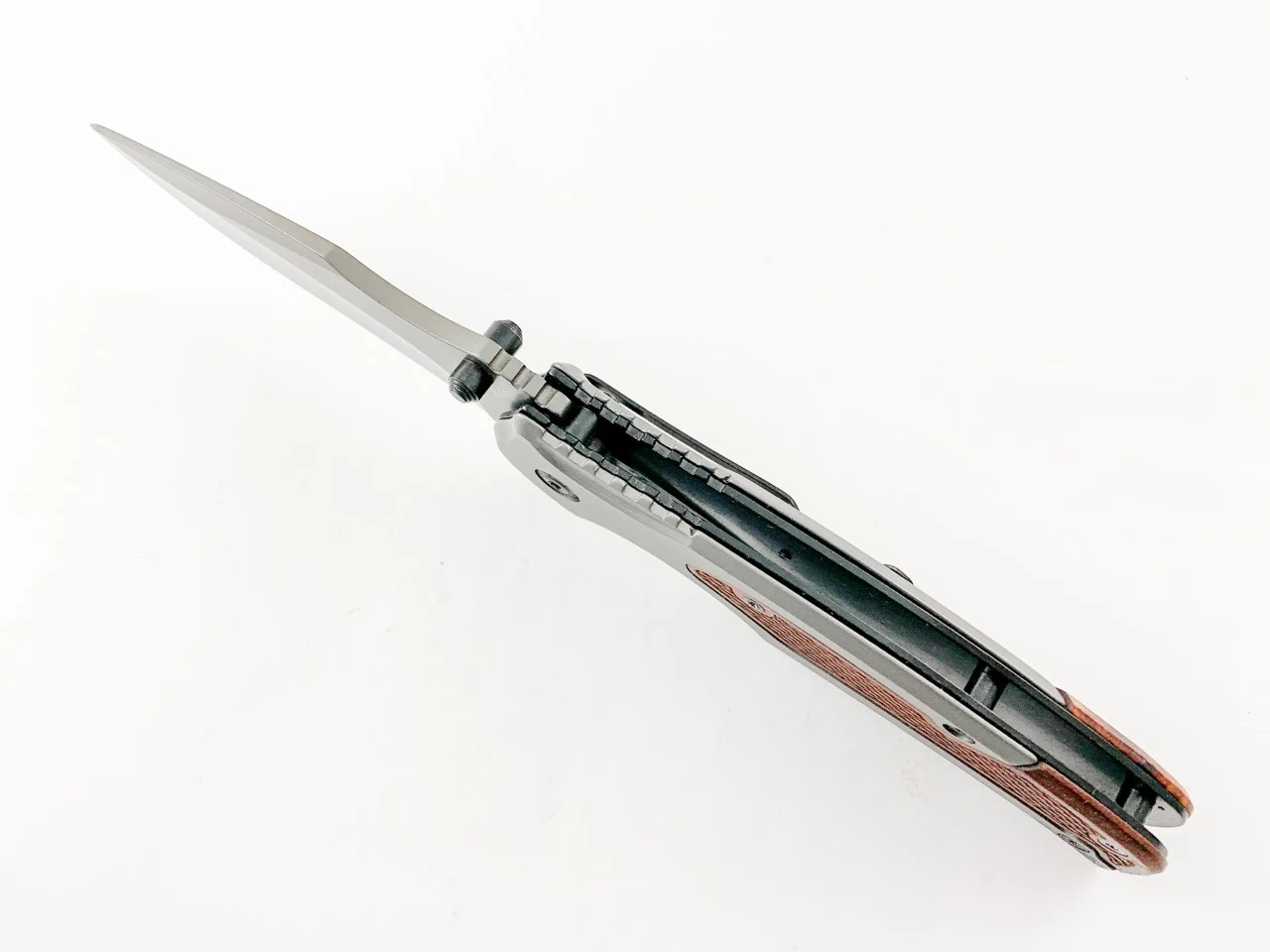 Сгъваем нож Browning с титаниево покритие и дървени чирени Сгъваем нож Browning с титаниево покритие и дървени чирени - Image 4